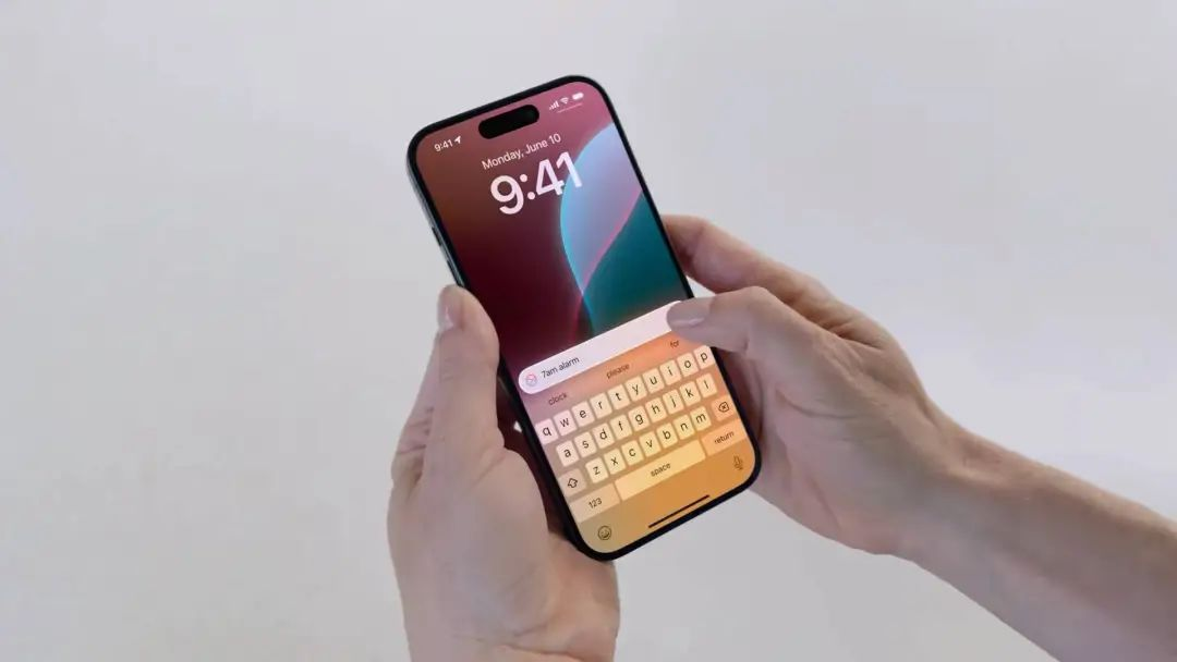被马斯克炮轰的 Apple 智能，为什么更接近理想的 AI 形态？
